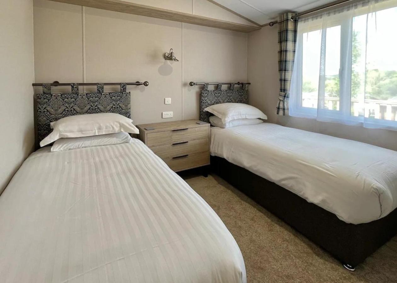 Docker Holiday Park Hotel Carnforth Exterior photo