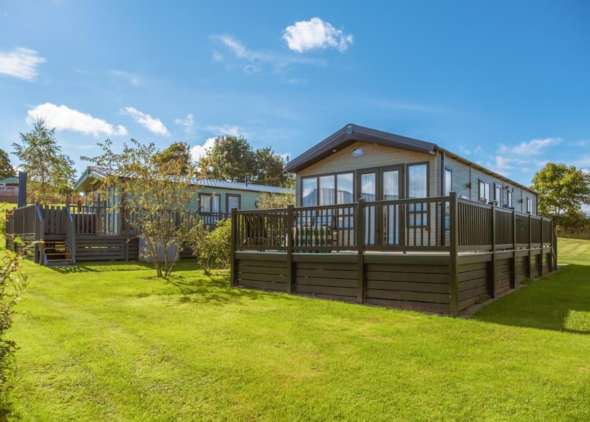 Docker Holiday Park Hotel Carnforth Exterior photo